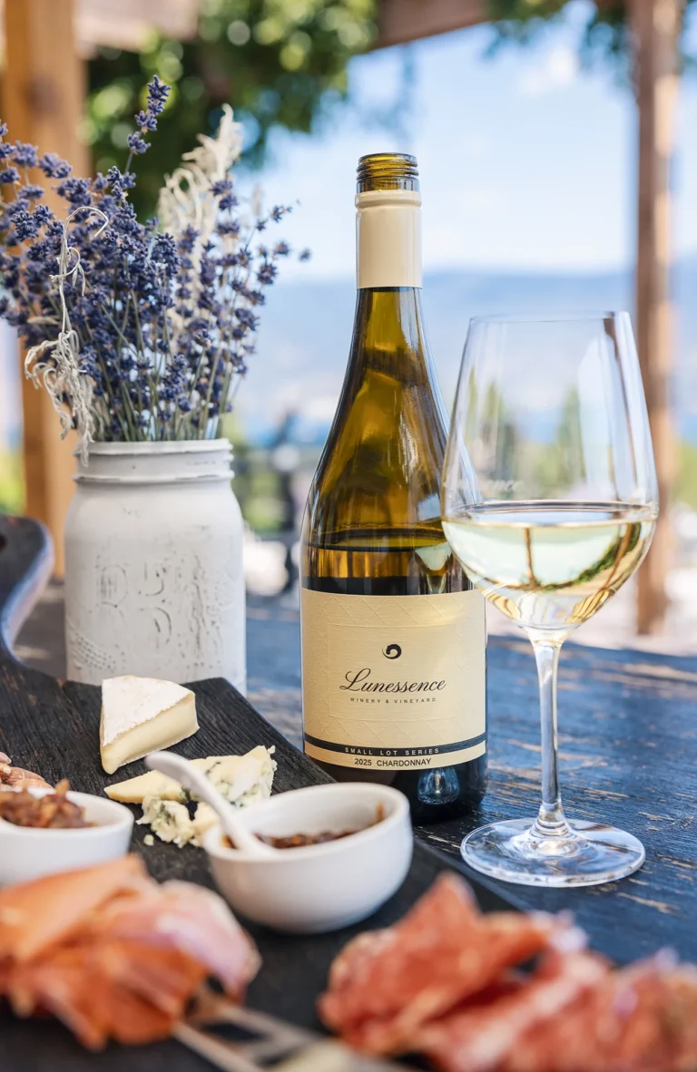 Lunessence-1843-2025-chardonnay-v